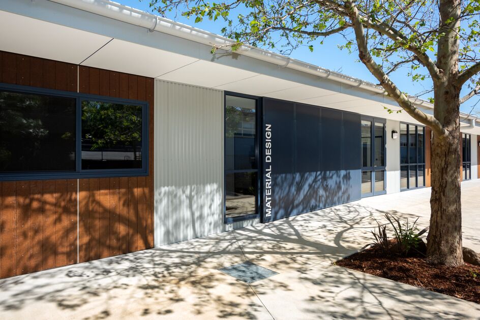 rosehill-secondary-college-single-storey-technology-building-kinglake-shape-australia_1